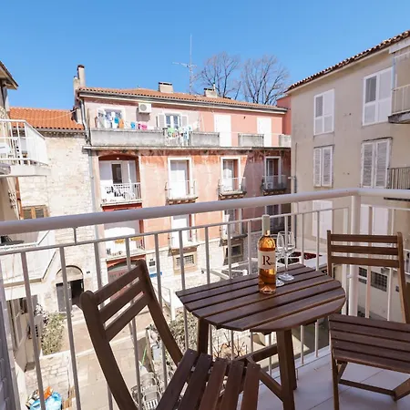 Platea Magna Lux Apartman *