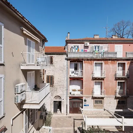 Platea Magna Lux Apartman *